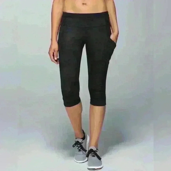 Lululemon Run For Fun Crop  Full-On Luxtreme Savasana Camo 20cm Black size 6 - Picture 2 of 14